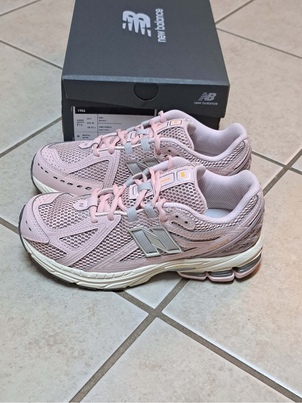 New Balance 1906R sneakers -  'Rose Sugar' - Big Kids sz 5.5Y / Wmns 7.0 - Picture 5 of 12